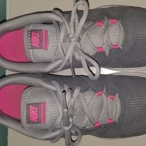Nike tennis shoes